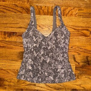 Lululemon Gray Snakeskin Align Tank Top Sz 0 GUC